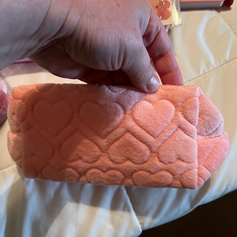 Heart Embossed Pink Cosmetic Bag - Picture 3 of 3